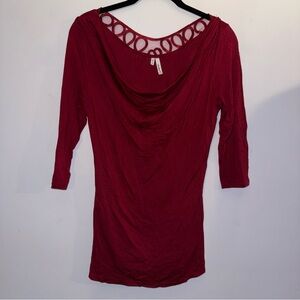 Studio Y women’s size medium wine colored top quarter length sleeve